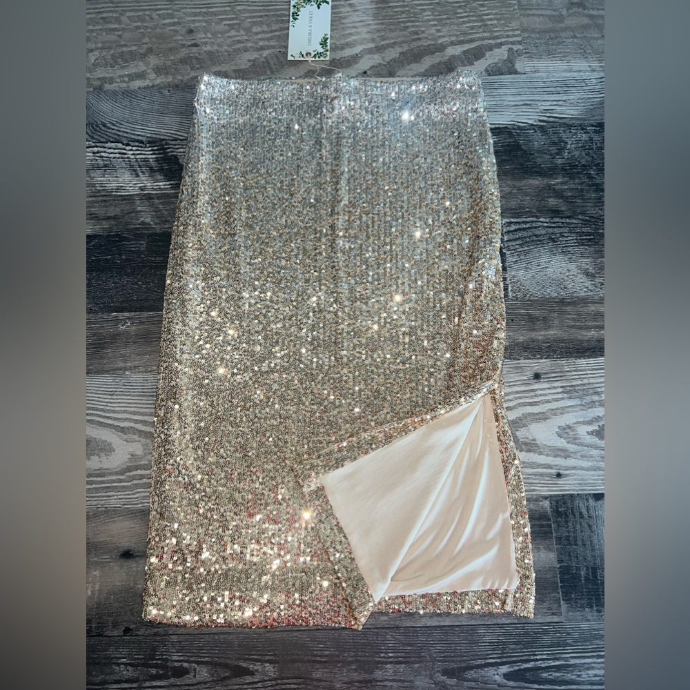 Chelsea & Violet Gold Ombré Skirt. Size Small